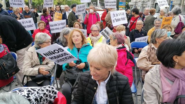 Vignette du programme télé Les bébés volés, l'Église catholique et Franco
