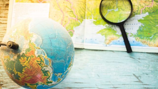 Vignette du programme télé A la découverte du monde - Saison 2