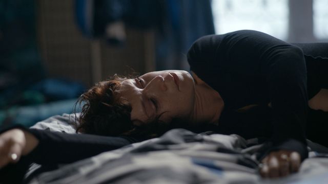 Vignette du programme télé Quelqu'un devrait interdire les dimanches après-midi - Saison 1