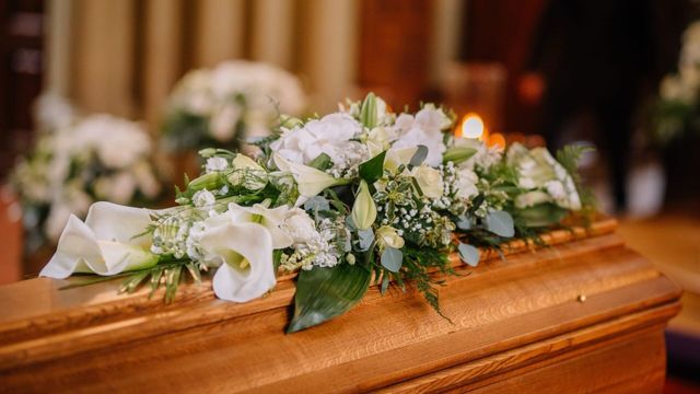 Vignette du programme télé Les obsèques des défunts sans famille