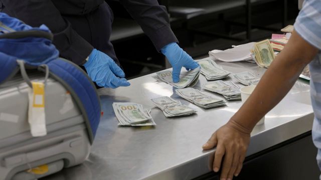 Vignette du programme télé Douanes sous haute surveillance - Saison 17