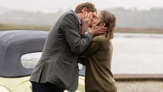 Vignette du programme télé Mystères au paradis - Saison 2