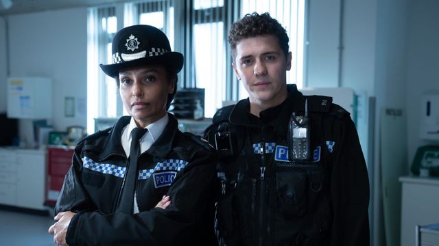 Vignette du programme télé Mystères au paradis - Saison 2