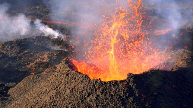 Vignette du programme télé Des volcans et des hommes - Saison 1