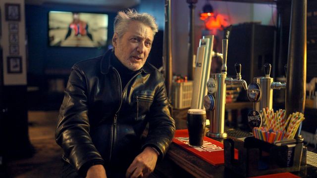 Vignette du programme télé Antoine de Caunes : la vie rêvée d'un enfant du rock - Saison 1