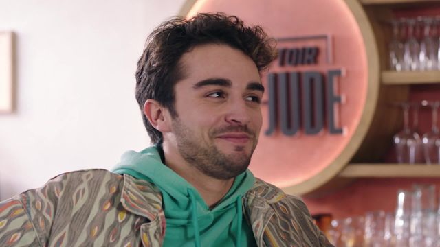 Vignette du programme télé Ici tout commence - Saison 6