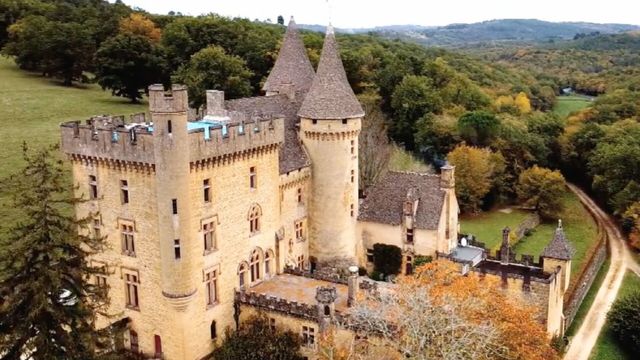 Vignette du programme télé Légendes - Saison 1