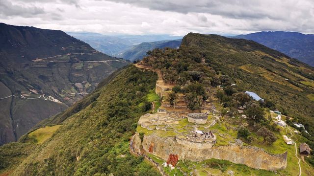 Vignette du programme télé Au-delà de la mort : les secrets des rites funéraires - Saison 1