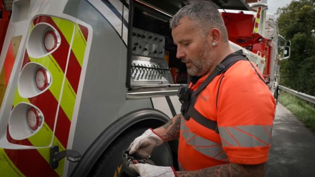 Vignette du programme télé 100 jours avec les dépanneurs de l'autoroute