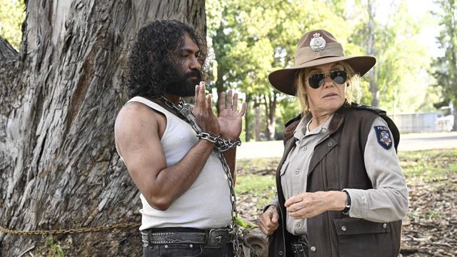 Vignette du programme télé Mystery Road : les origines - Saison 2