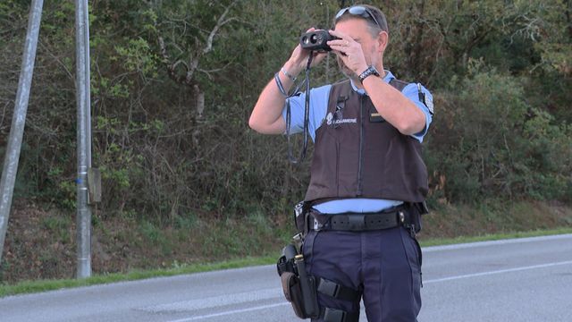 Vignette du programme télé 100 jours avec les gendarmes de Bretagne - Saison 1