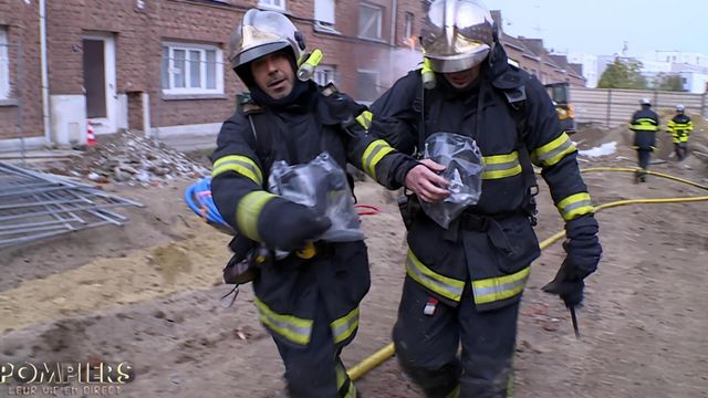 Vignette du programme télé Pompiers : leur vie en direct - Saison 1