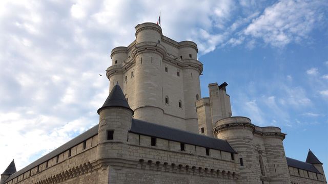Vignette du programme télé Châteaux forts - Saison 1