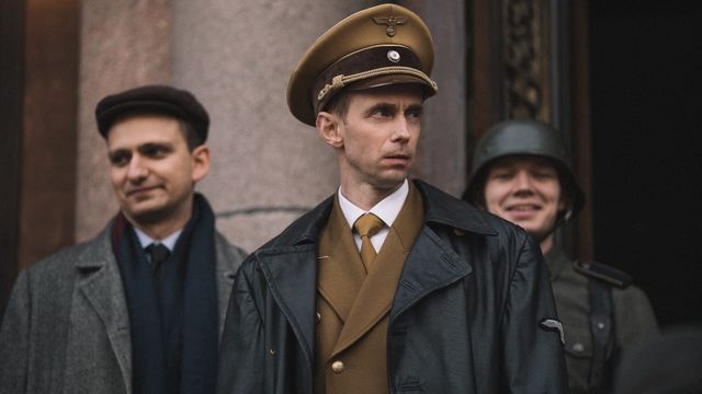 Vignette du programme télé L'ascension fulgurante: vers l'effondrement - Saison 3