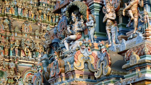 Vignette du programme télé Les monuments sacrés - Saison 1