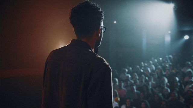 Vignette du programme télé Tony Saint Laurent : Inclassable