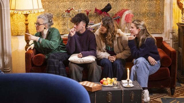 Vignette du programme télé Les traîtres