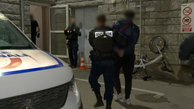 Vignette du programme télé 100 jours avec les gendarmes de Bretagne - Saison 1