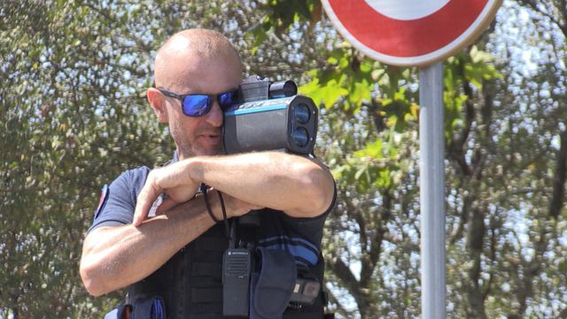 Vignette du programme télé 100 jours avec la police de la route - Saison 1