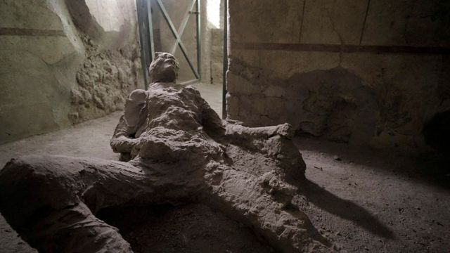 Vignette du programme télé Pompéi, la vie secrète des riches romains