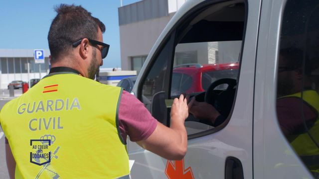 Vignette du programme télé Au coeur des douanes : Espagne - Saison 3