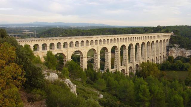 Vignette du programme télé Marseille : le génie hydraulique