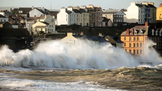 Vignette du programme télé Alex, la tempête qui a choqué la France