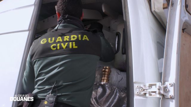 Vignette du programme télé Au coeur des douanes : Espagne - Saison 4