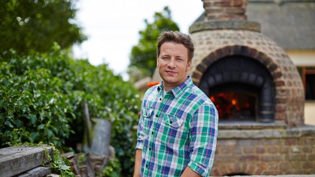 Vignette du programme télé Petits plats entre amis - Saison 1