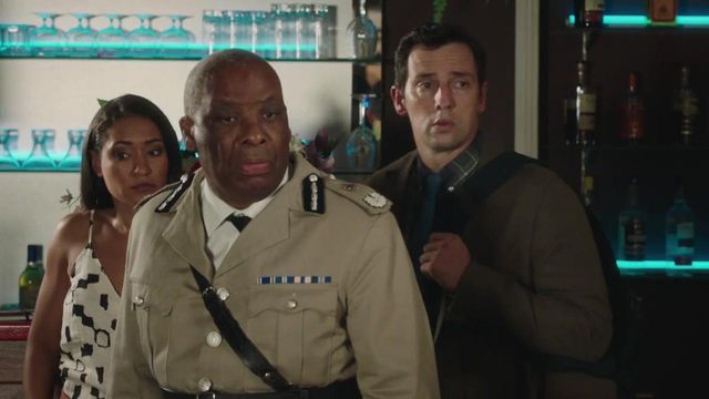 Vignette du programme télé Meurtres au paradis - Saison 11