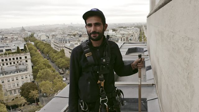Vignette du programme télé Champs-elysées - Saison 1