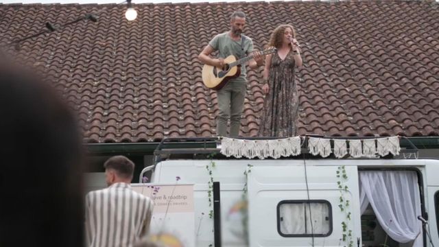 Vignette du programme télé La folie du camping-car : des vacances pas comme les autres - Saison 1