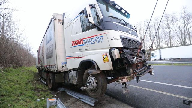 Vignette du programme télé 100 jours avec les dépanneurs de l'autoroute - Saison 1