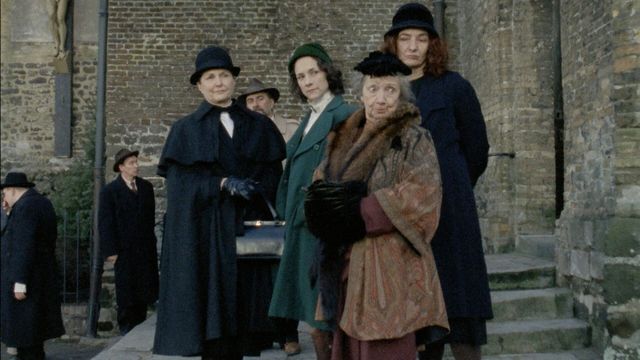 Vignette du programme télé Les petits meurtres d'Agatha Christie - Saison 1