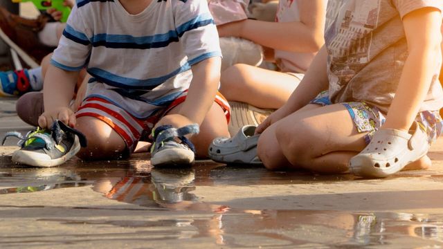 Vignette du programme télé Espagne, enfants pauvres