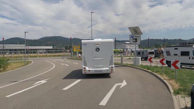 Vignette du programme télé La folie du camping-car : des vacances pas comme les autres - Saison 1