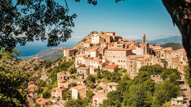 Vignette du programme télé Les trésors du patrimoine, les belles demeures corses