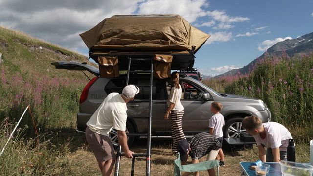 Vignette du programme télé La folie du camping-car : des vacances pas comme les autres - Saison 1