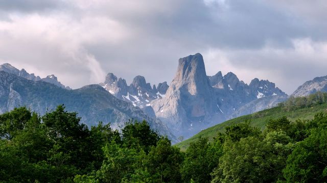 Vignette du programme télé Les merveilles de la haute montagne - Saison 1