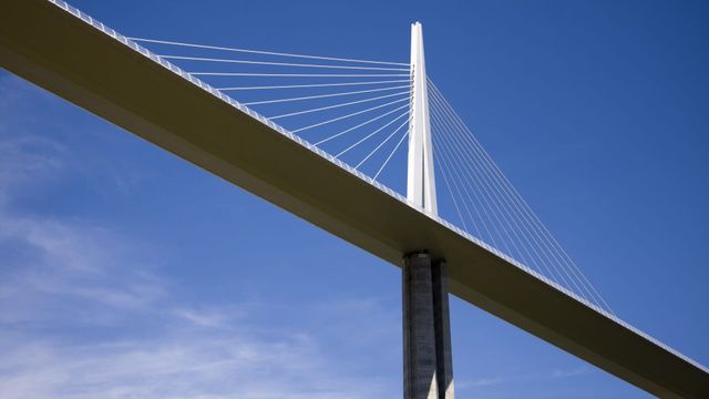 Vignette du programme télé Viaduc de Millau : les secrets du pont le plus haut du monde