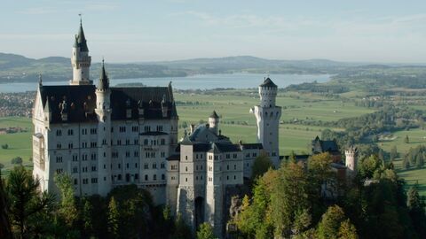 Vignette du programme télé A l'ombre des grands châteaux