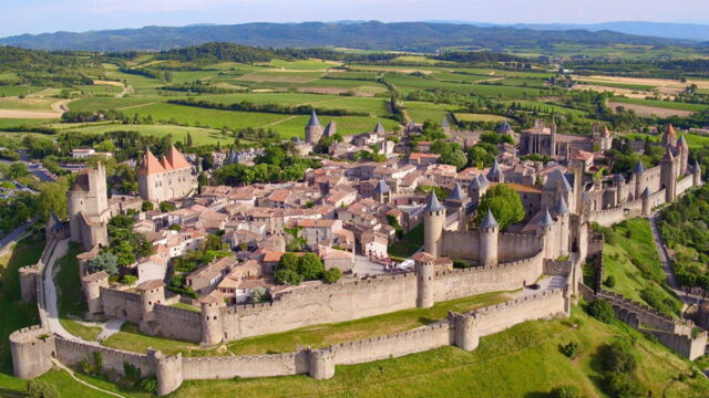 Vignette du programme télé A l'ombre des grands châteaux