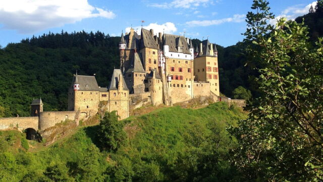 Vignette du programme télé Les châteaux du Moyen Age