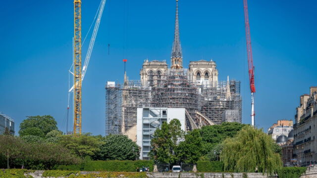Vignette du programme télé Sauver Notre-Dame