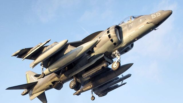 Vignette du programme télé Les combattants du ciel - Saison 8