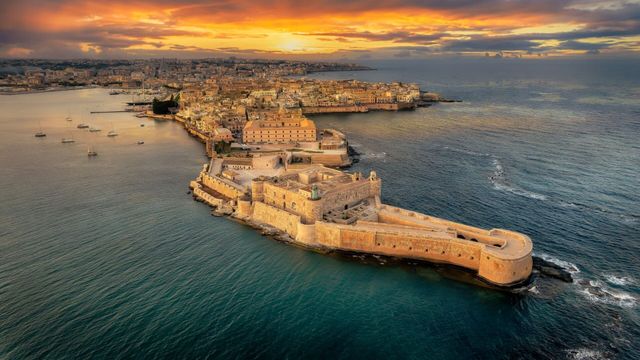 Vignette du programme télé Sicile : une ville au bord du vide