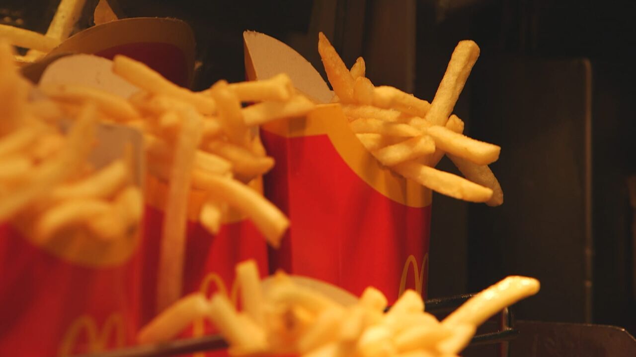 Vignette du programme télé Inside McDo : un an dans le restaurant n°1 en France