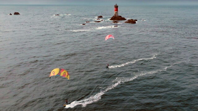 Vignette du programme télé Kitesurf en Bretagne, à l'assaut des phares