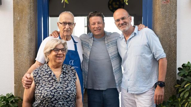 Vignette du programme télé Jamie cuisine la méditerranée