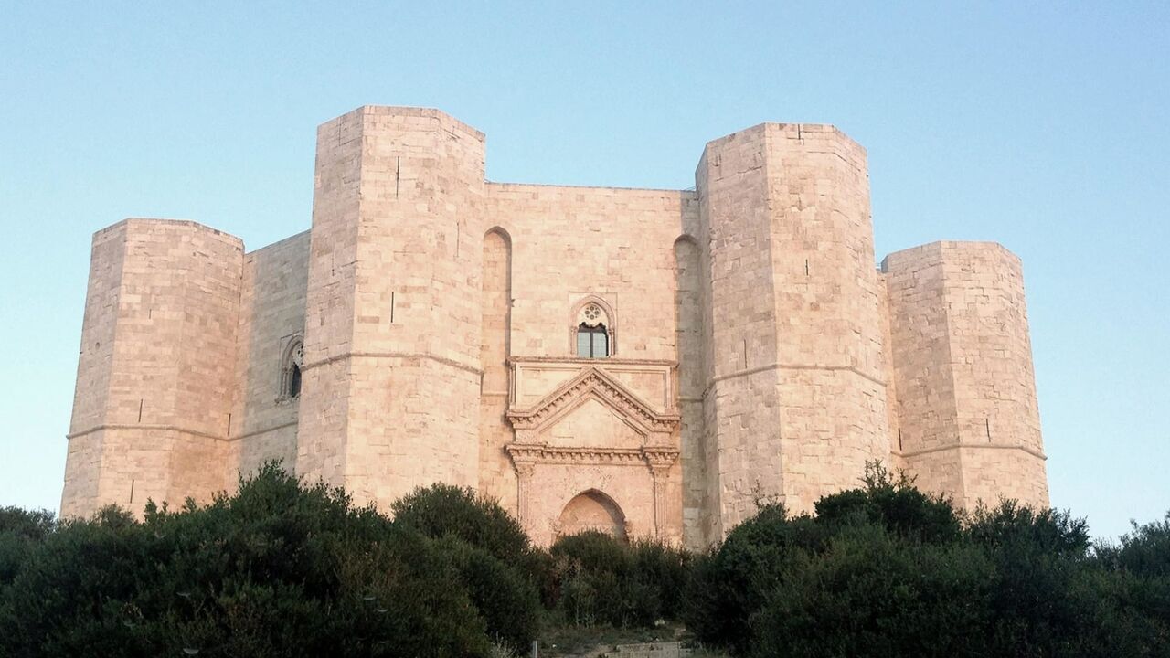 Vignette du programme télé Les châteaux du Moyen Age